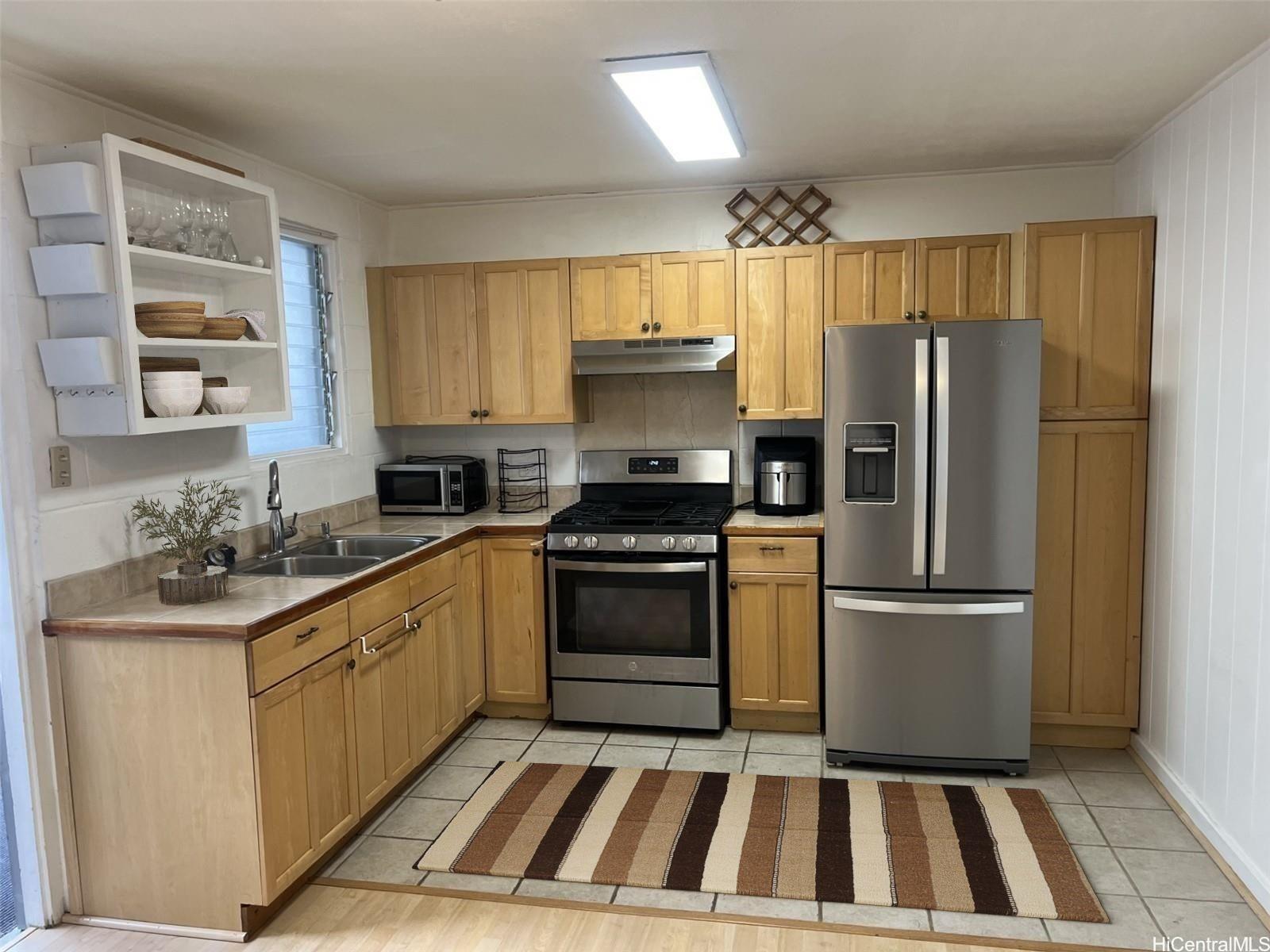 1720 Poki Street 201