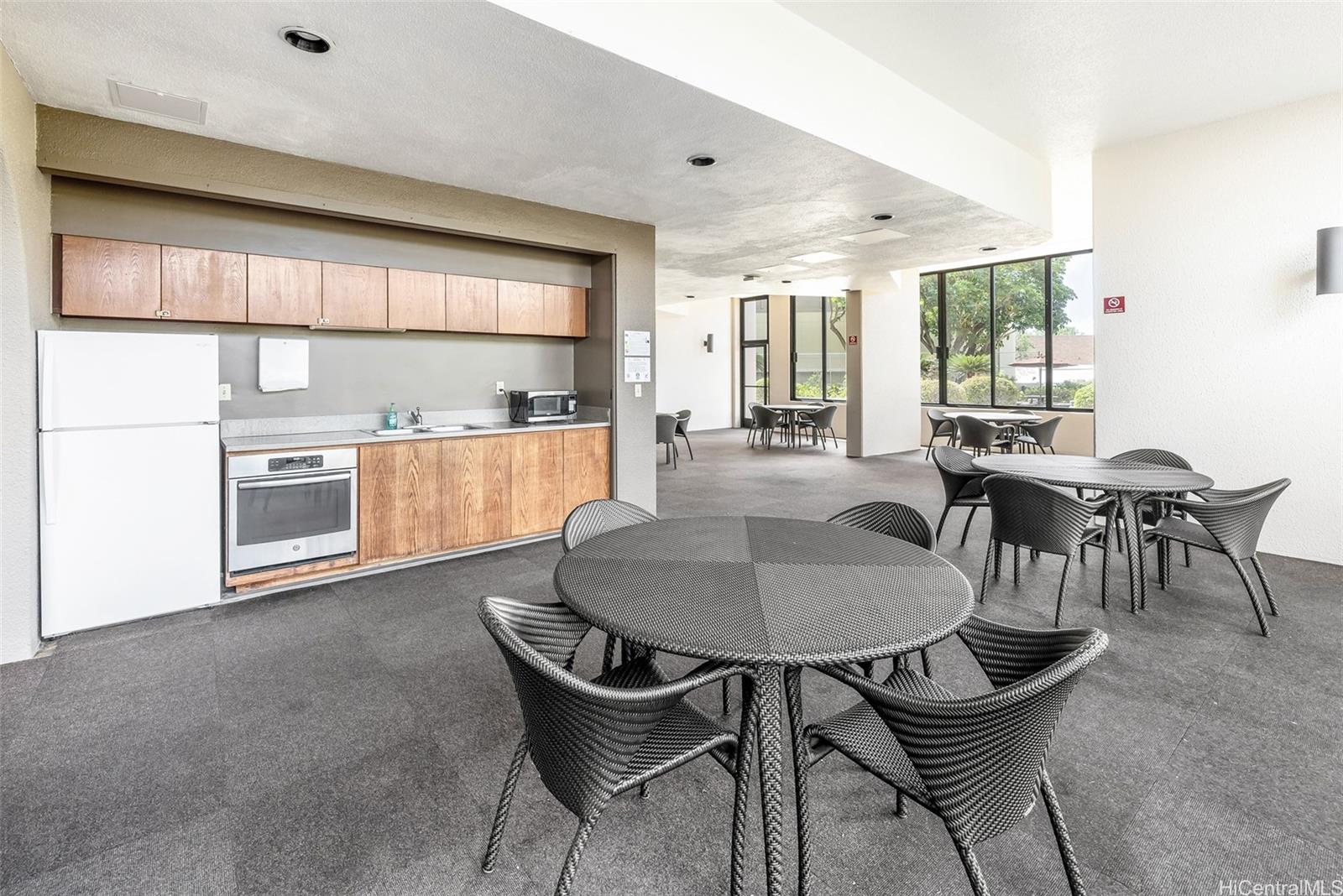 583 Kamoku Street  Unit PH7