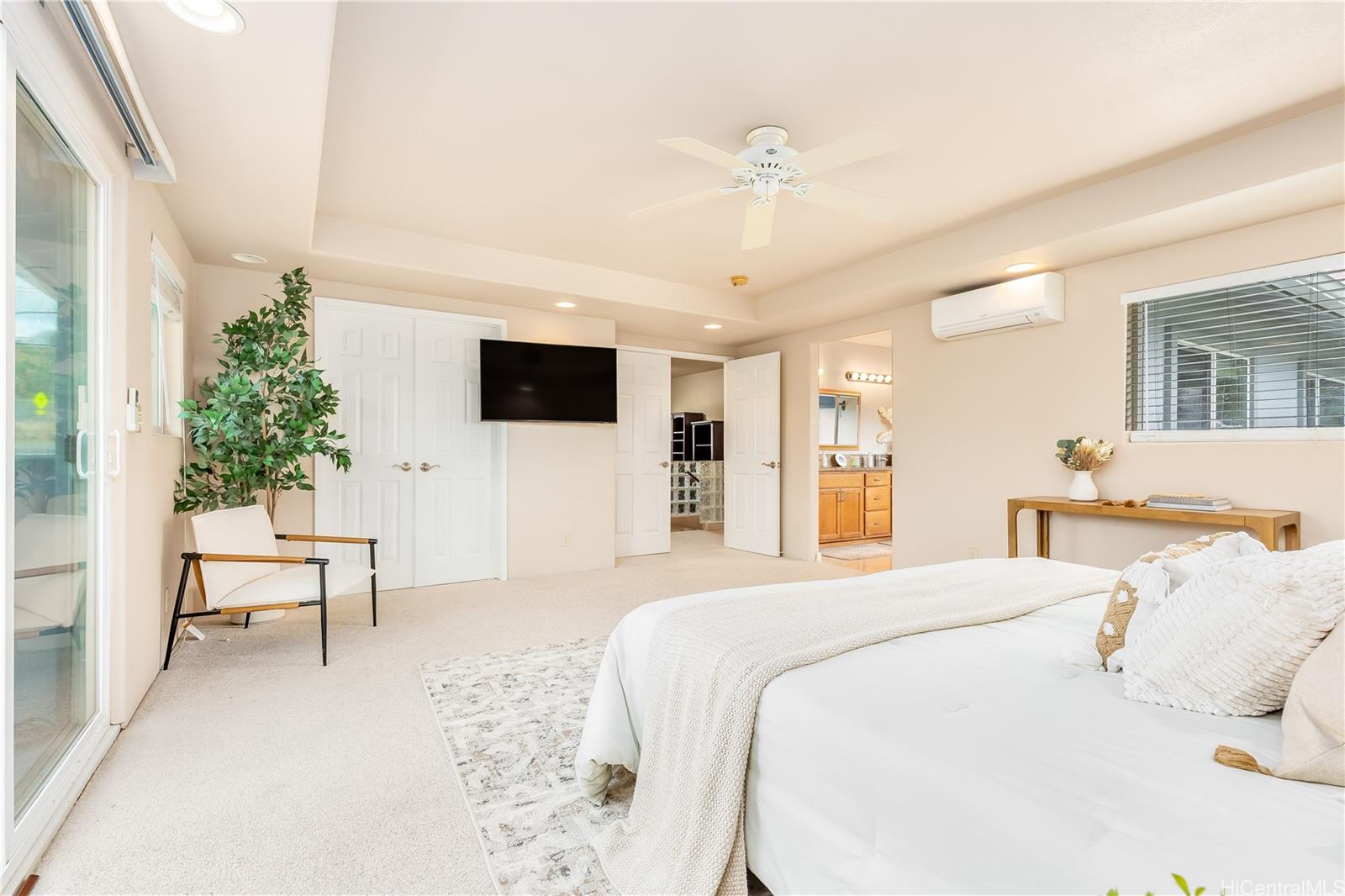 Photo 13 of 25