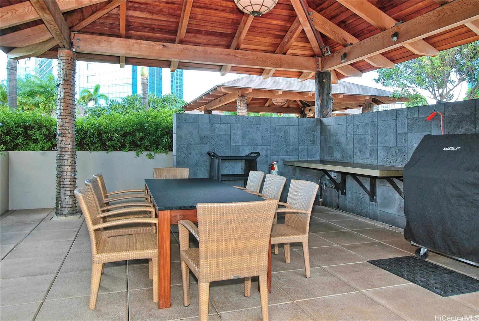 Photo 18 of 25