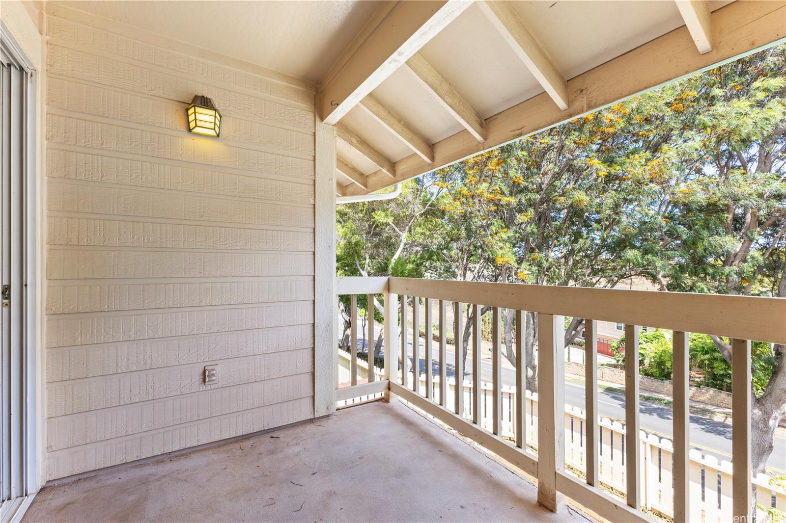 Photo 12 of 25