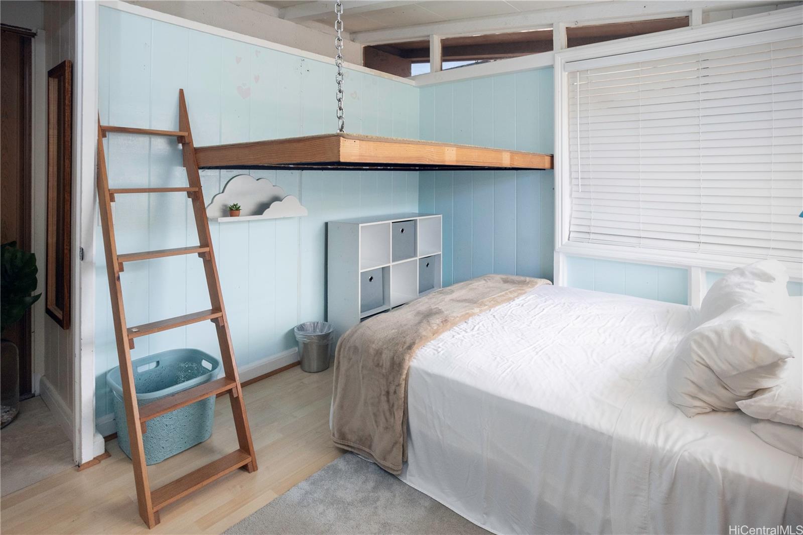 Photo 10 of 22