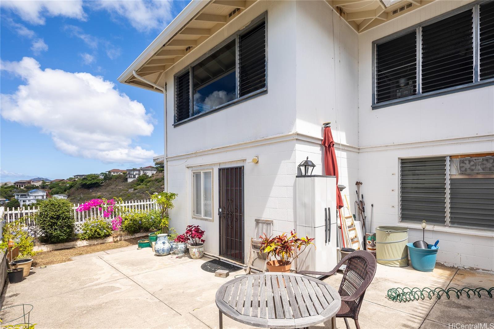 5333 Puahia Place