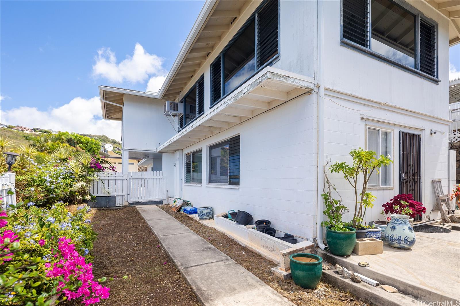 5333 Puahia Place