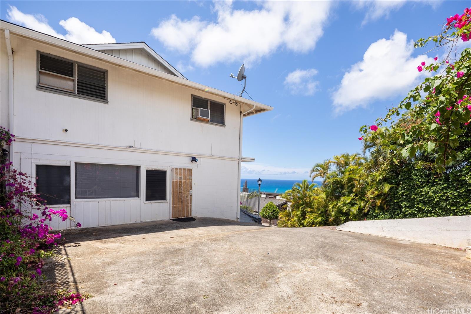 5333 Puahia Place
