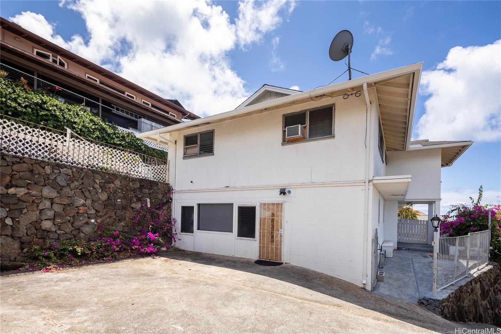 5333 Puahia Place