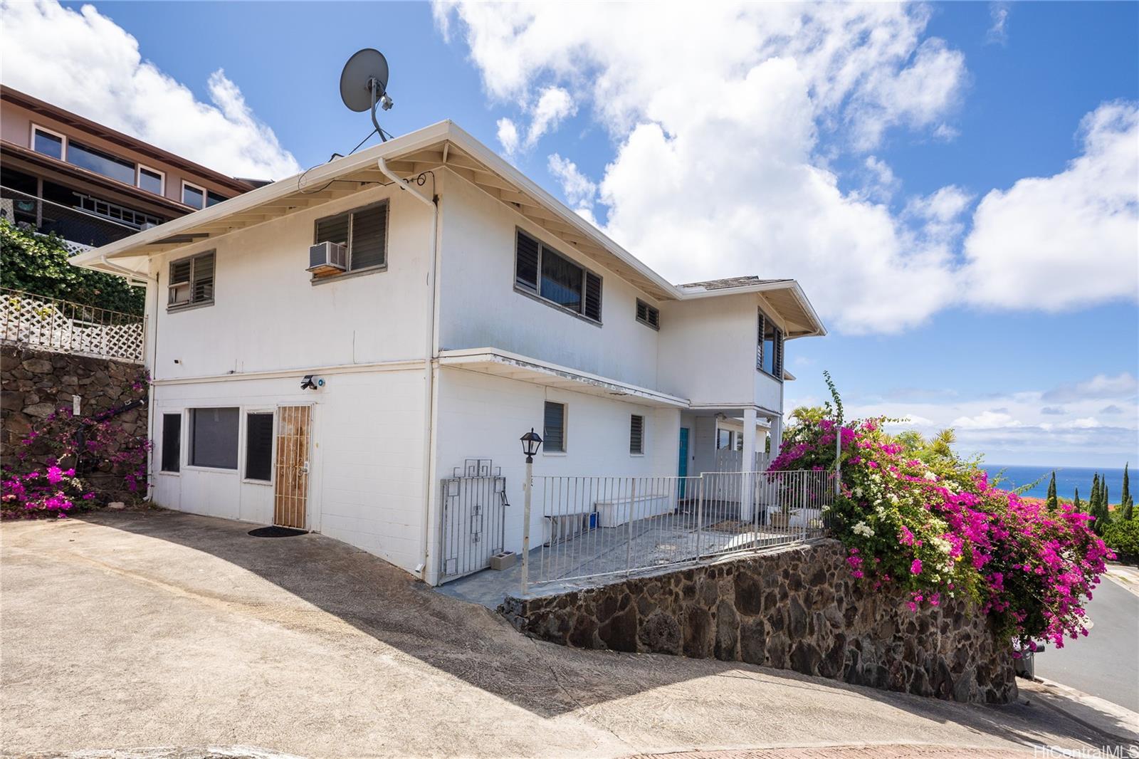 5333 Puahia Place