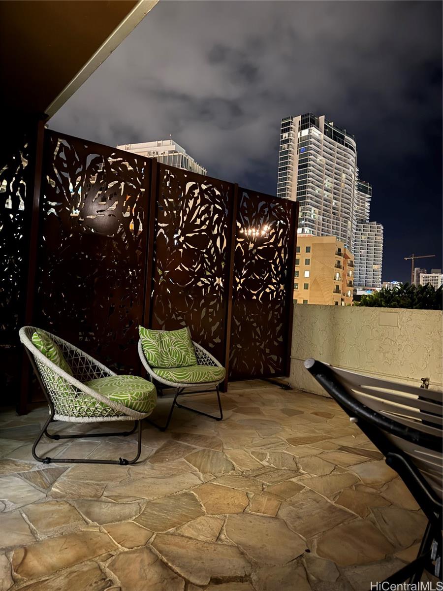 2045 Kalakaua Avenue  Unit 114