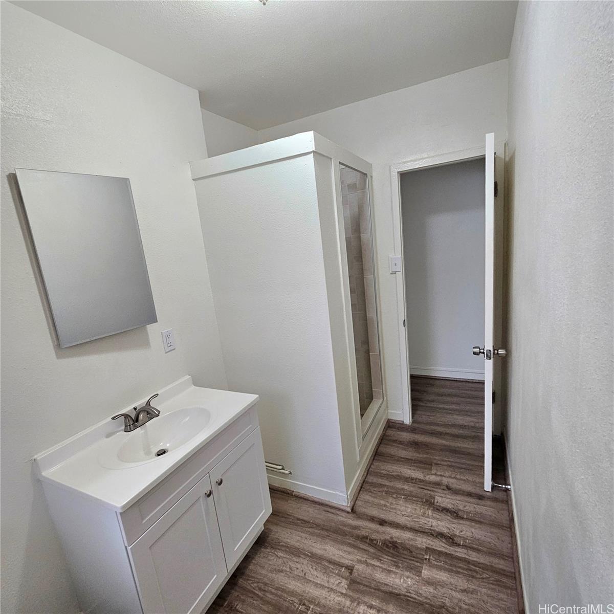 Photo 19 of 25