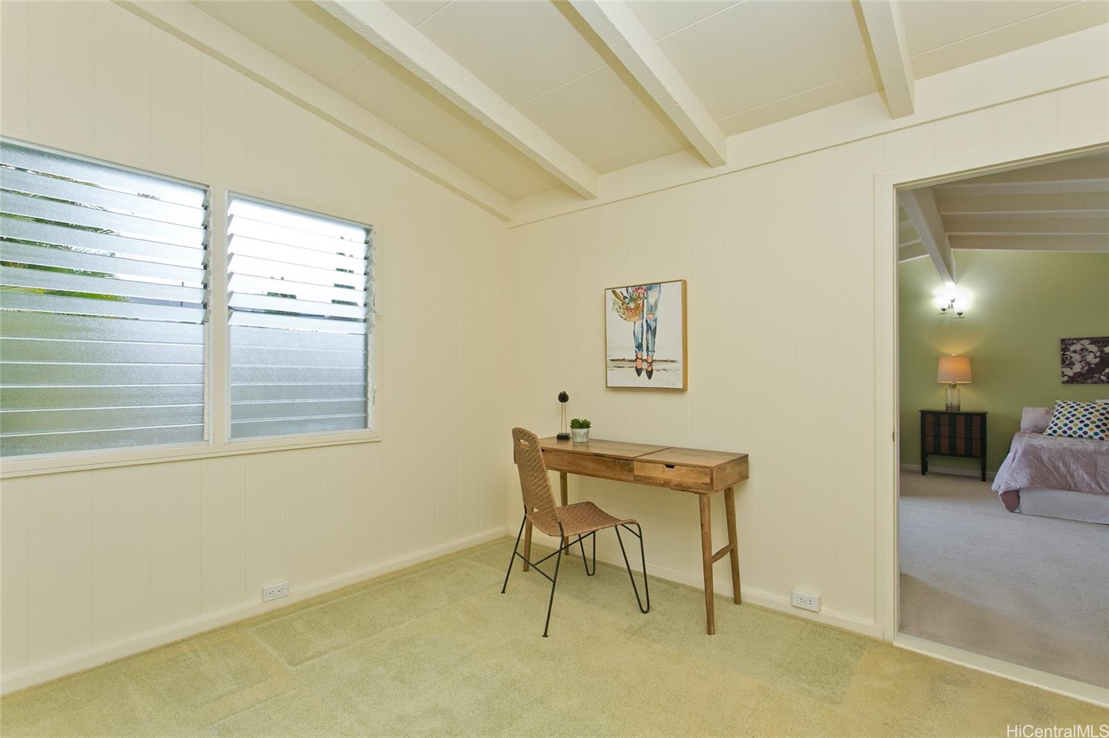 Photo 18 of 25