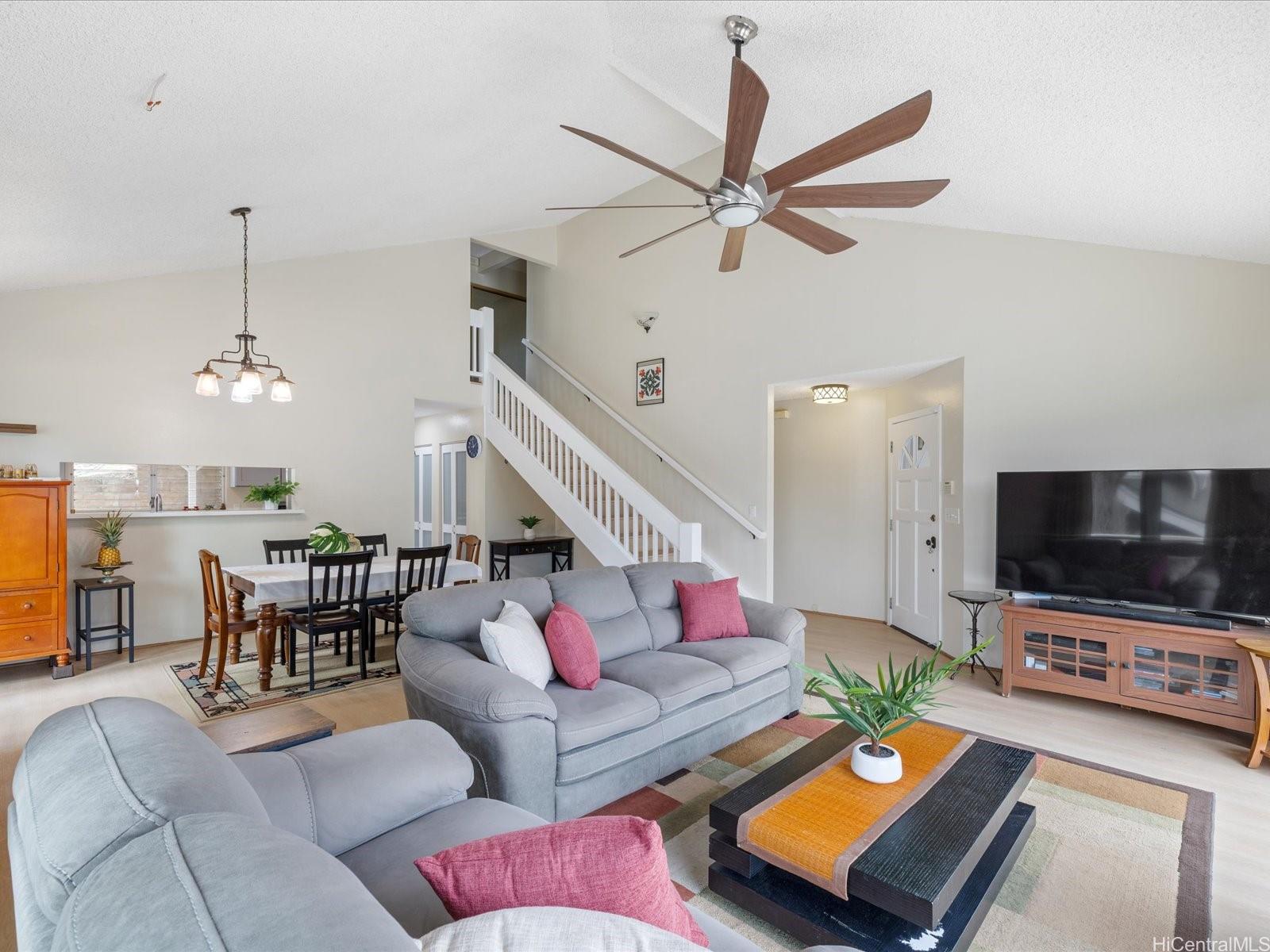 1549 Kanapuu Drive
