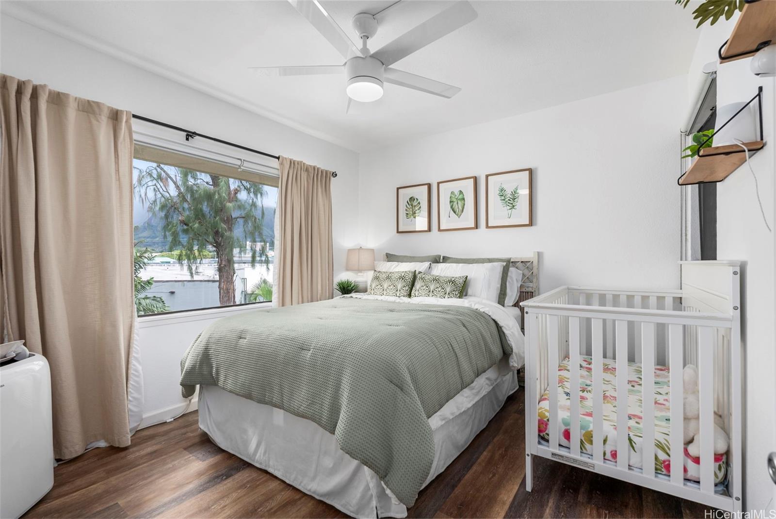 Photo 11 of 25