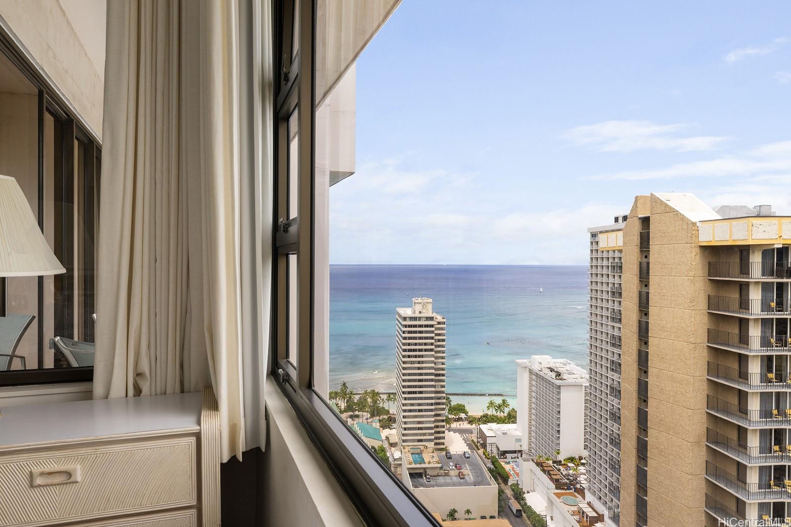 201 Ohua Avenue 3702-1 (Penthouse)
