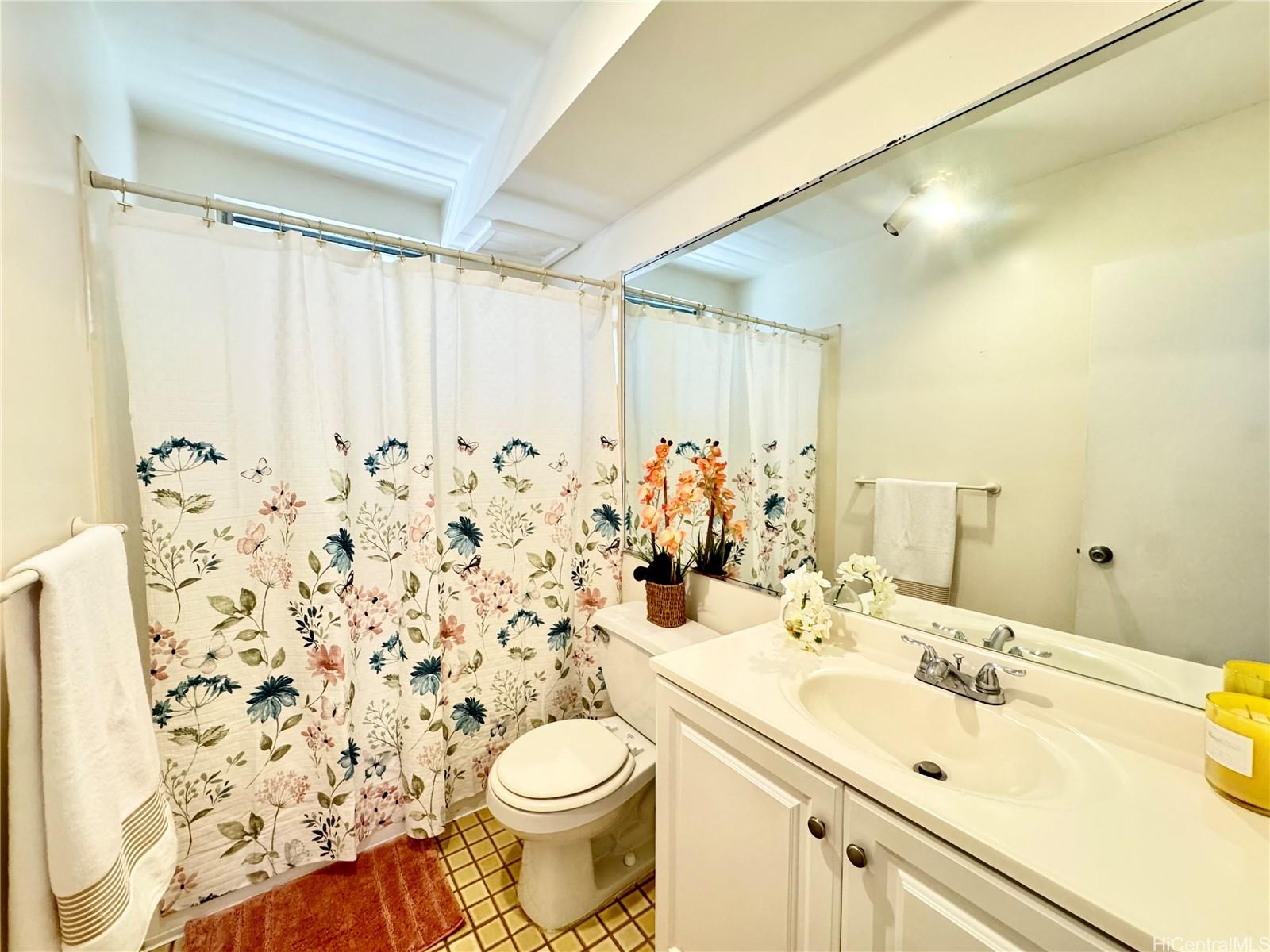 1036 Green Street  Unit 204