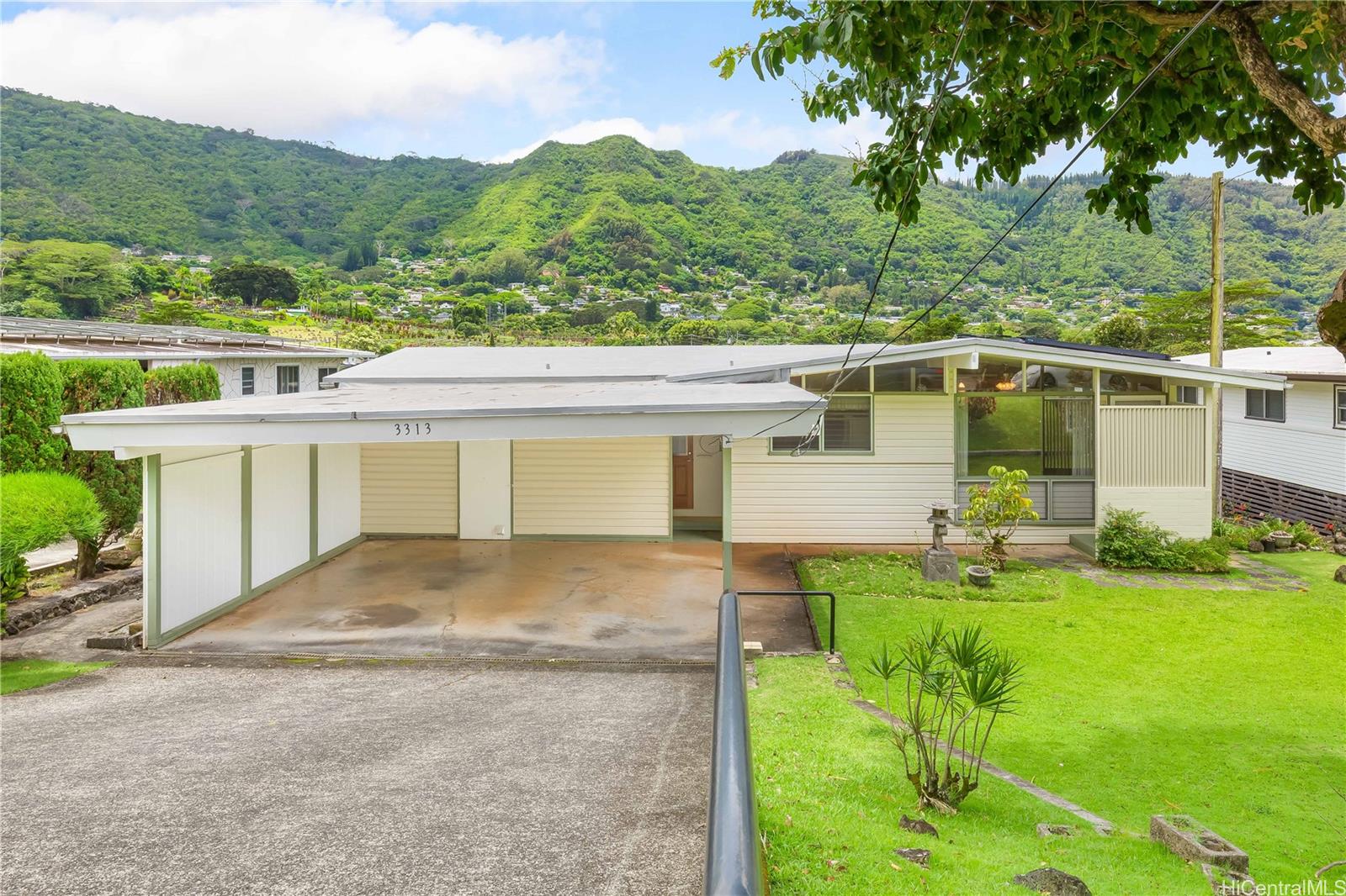 3313 Manoa Road