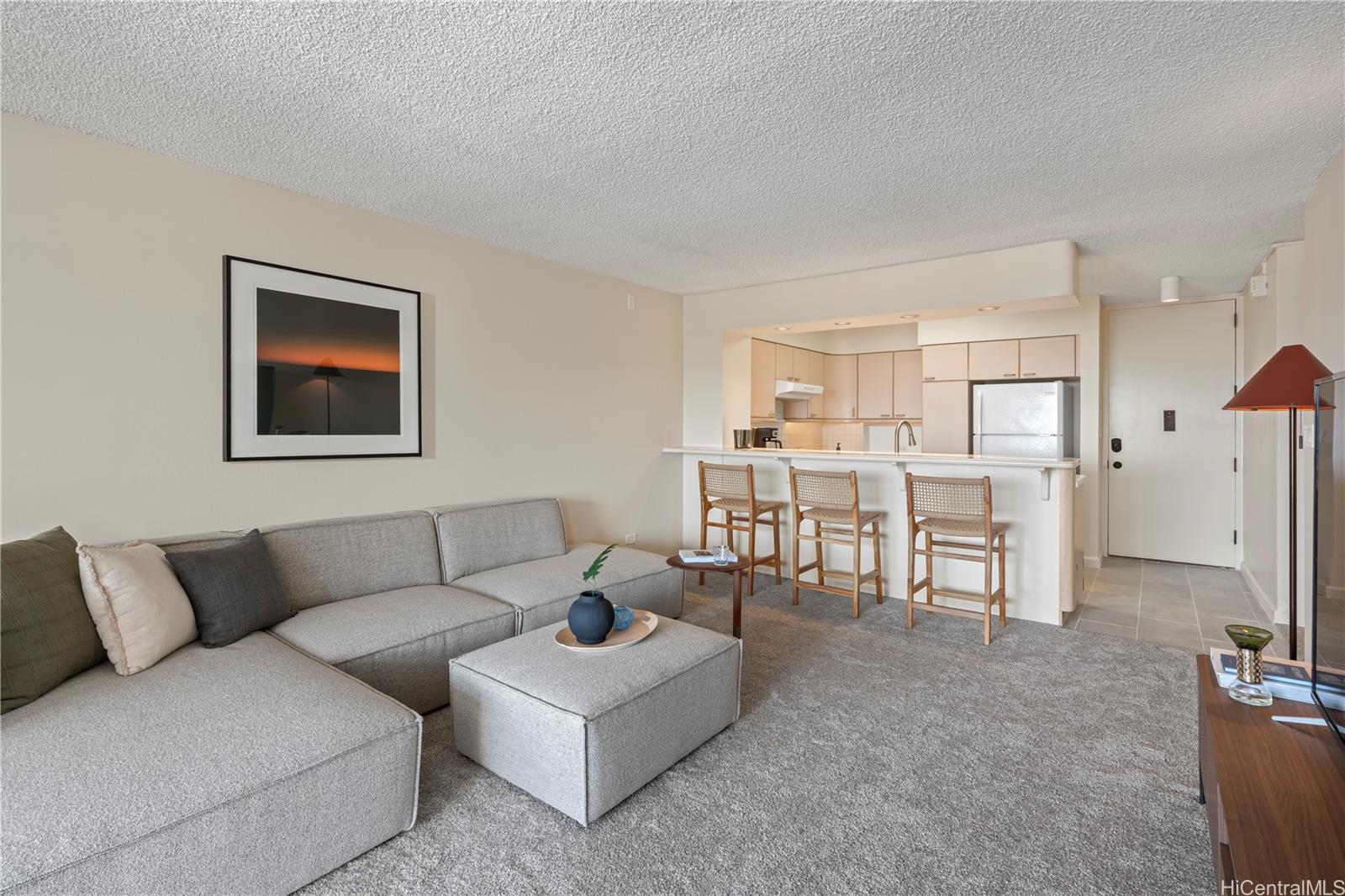 1717 Mott Smith Drive 2811