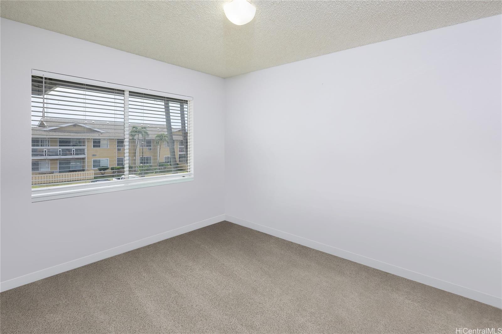 Photo 11 of 16