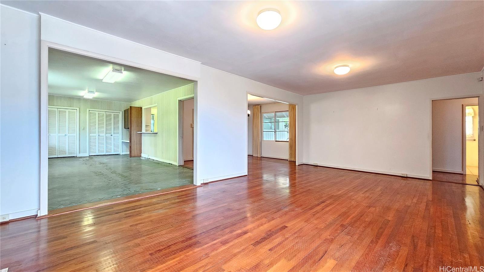 Photo 6 of 25