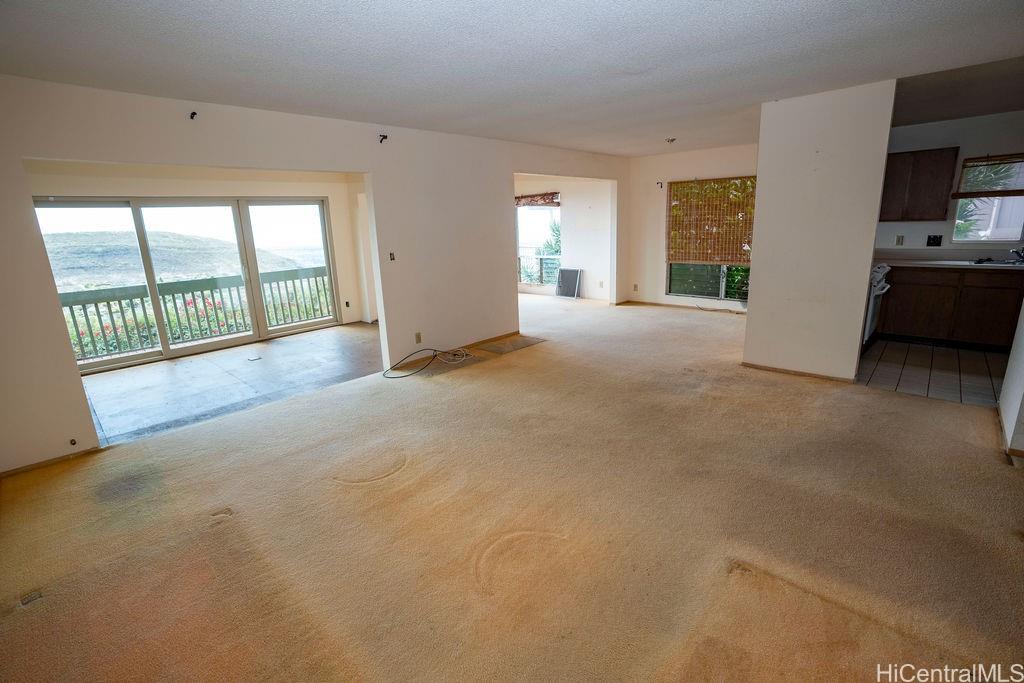 Photo 6 of 25
