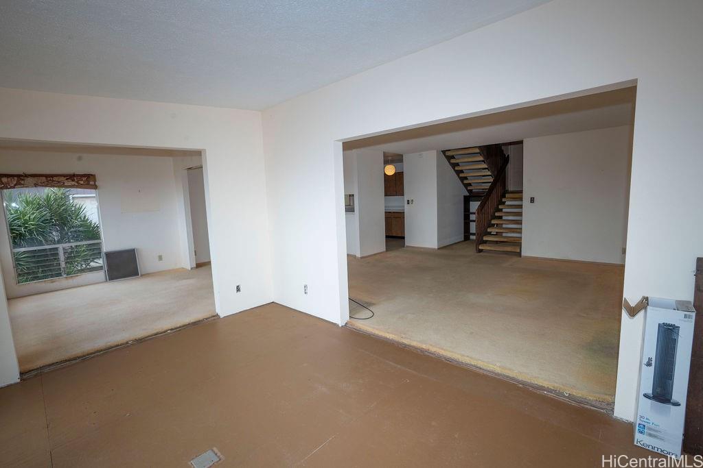 Photo 7 of 25