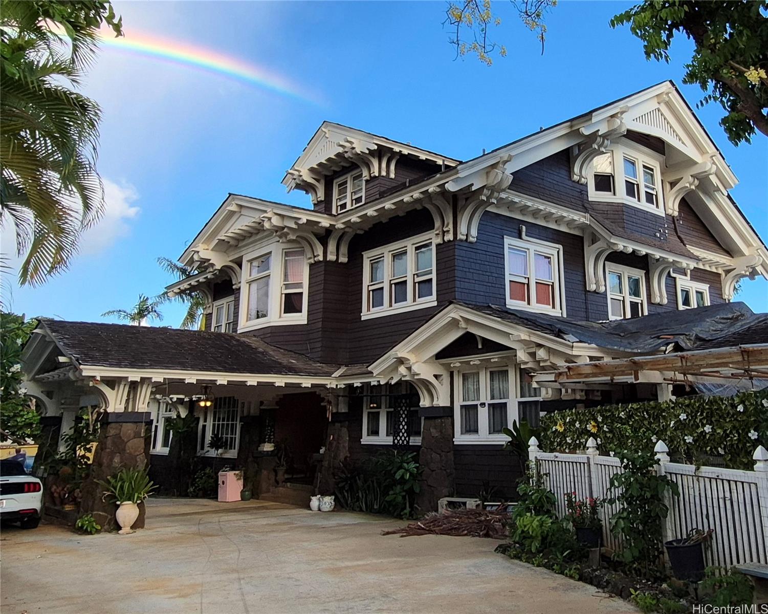 2001 Vancouver Drive