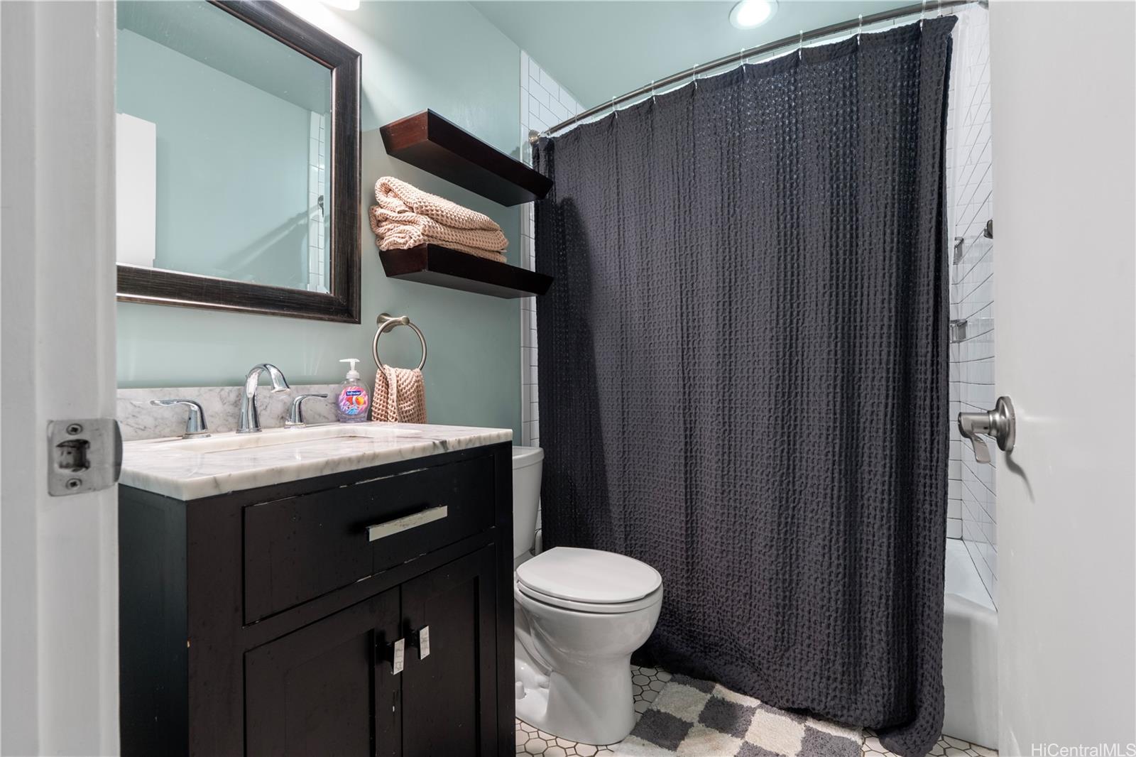 Photo 6 of 25