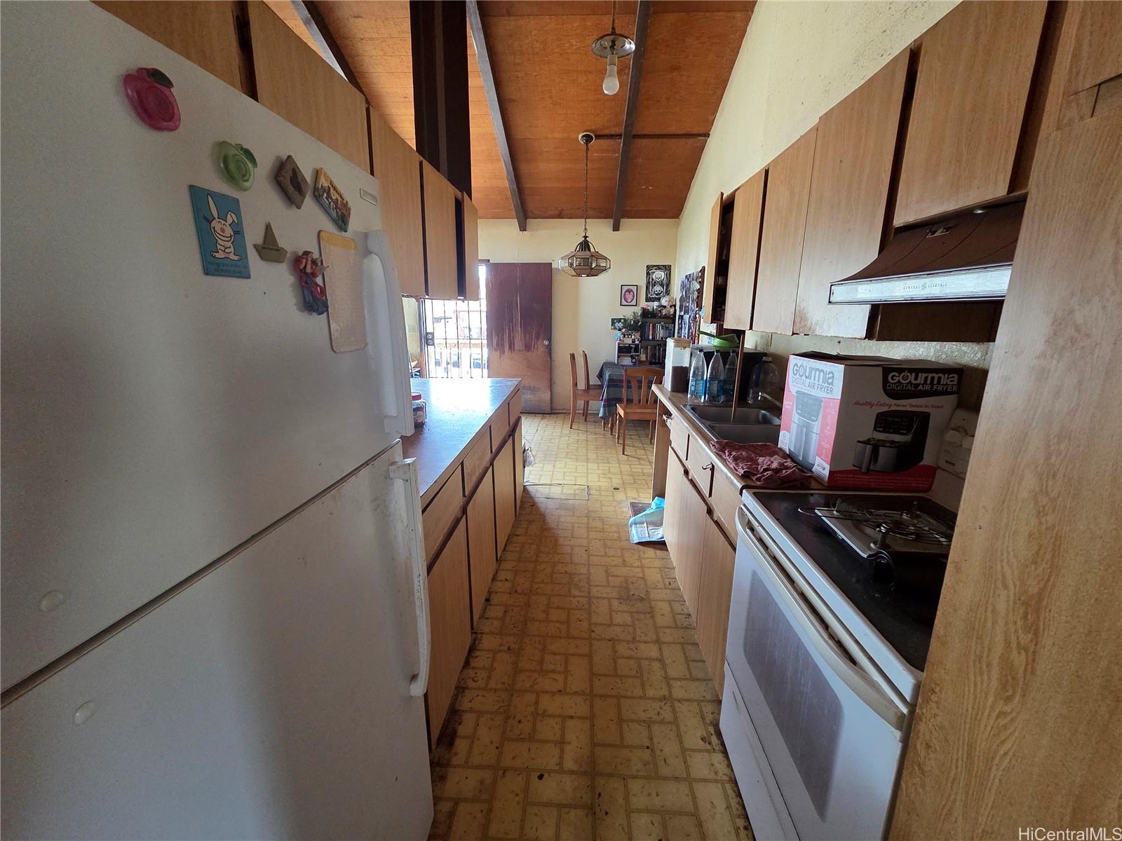 Photo 8 of 24