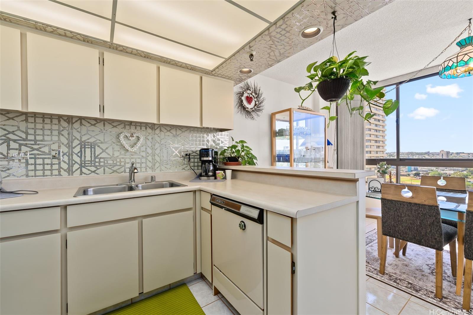 2499 Kapiolani Boulevard  Unit 2109
