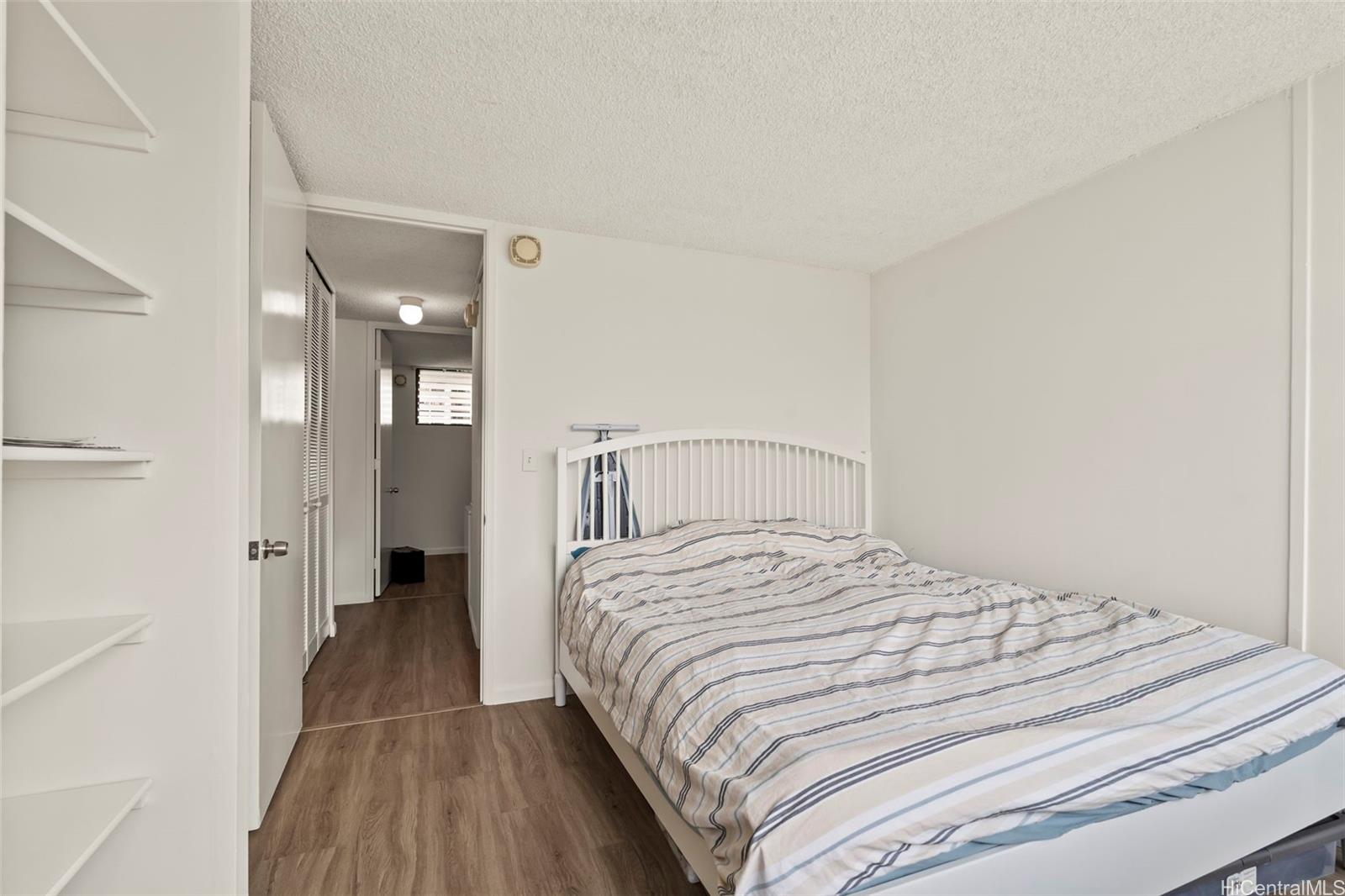 Photo 8 of 25