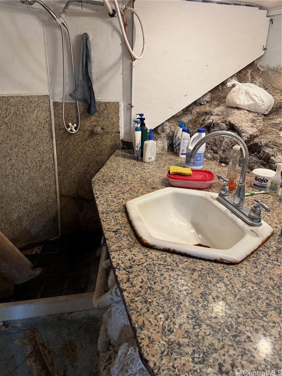 Photo 11 of 25