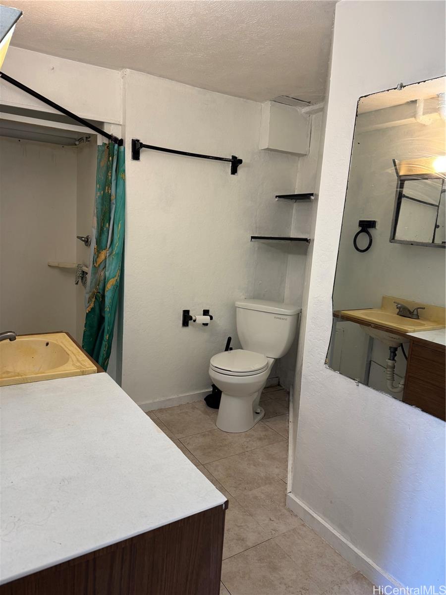 Photo 17 of 25