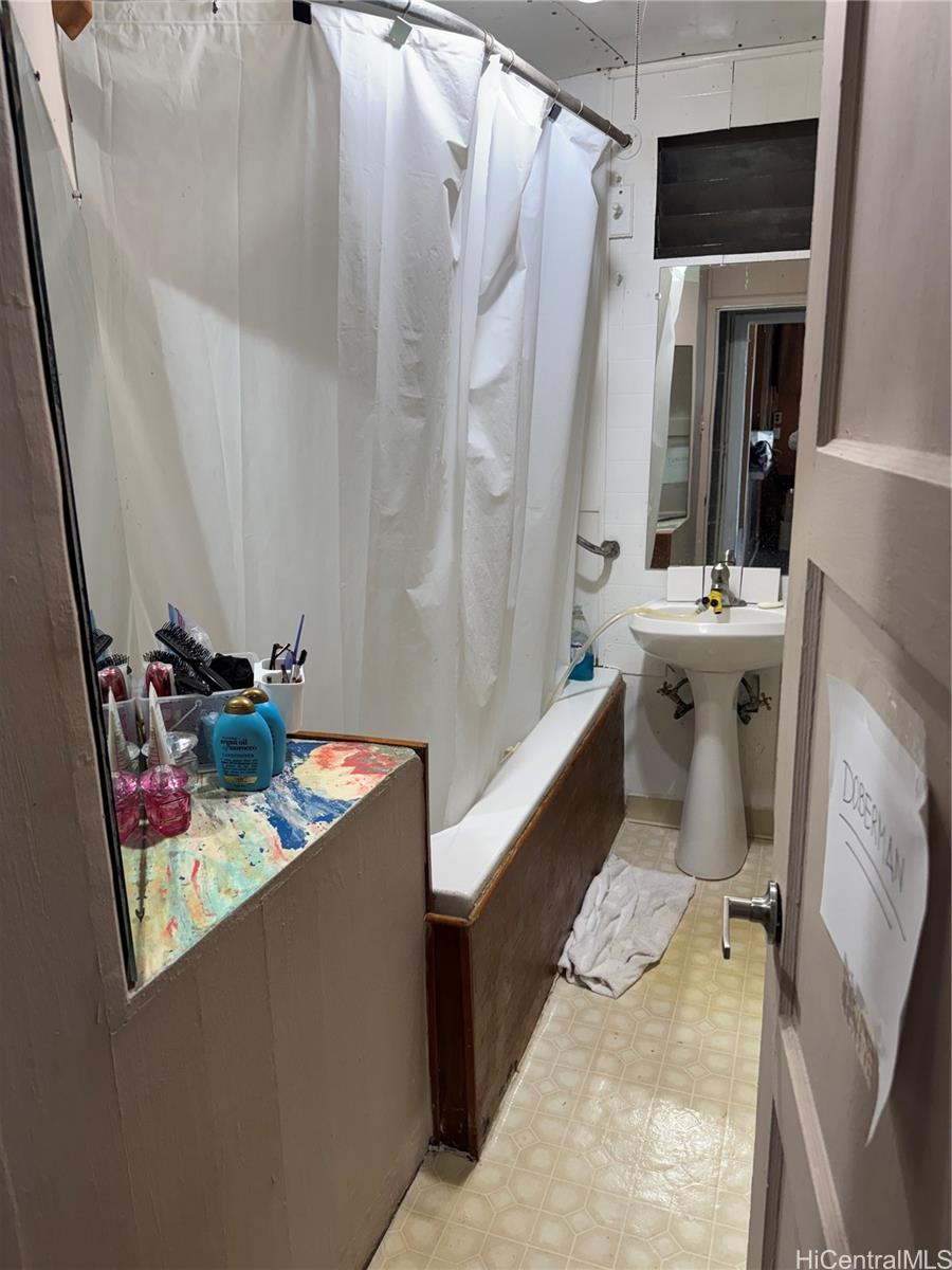 Photo 22 of 25