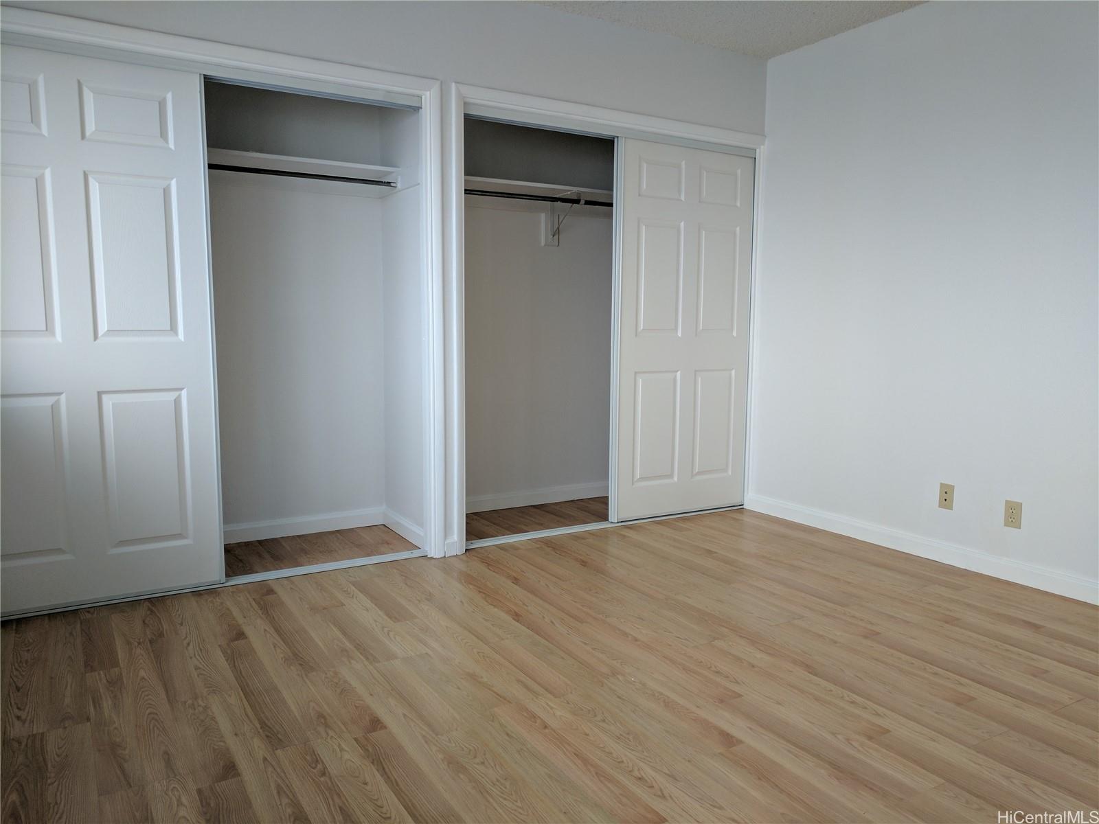 Photo 10 of 25