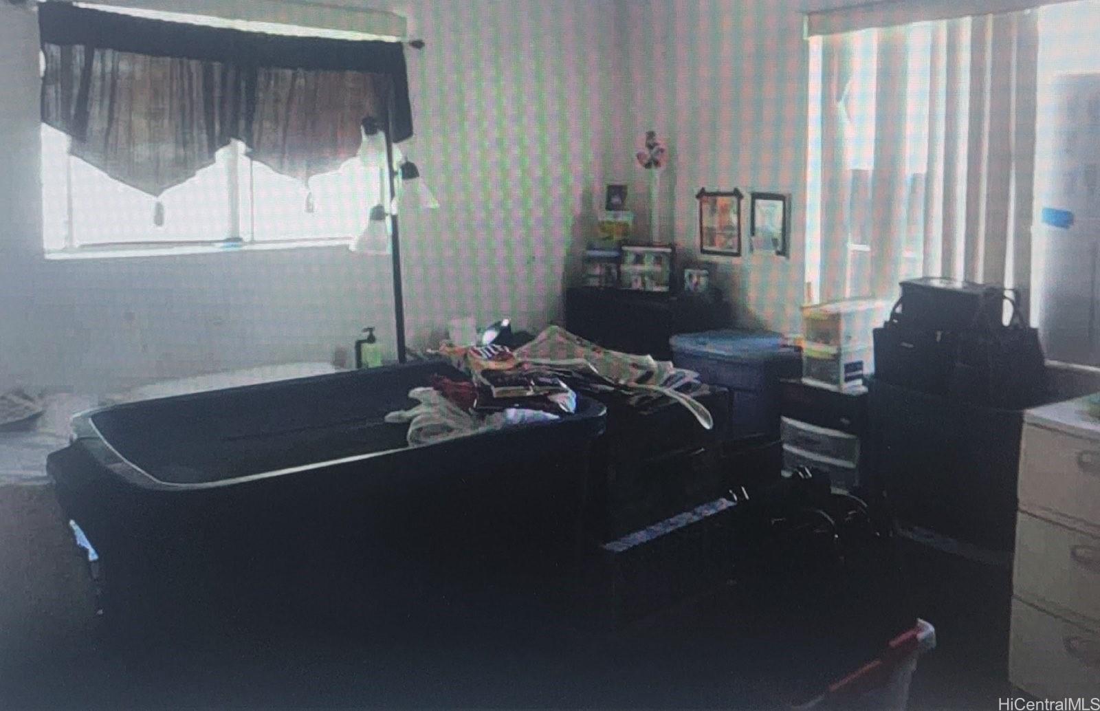 Photo 3 of 4