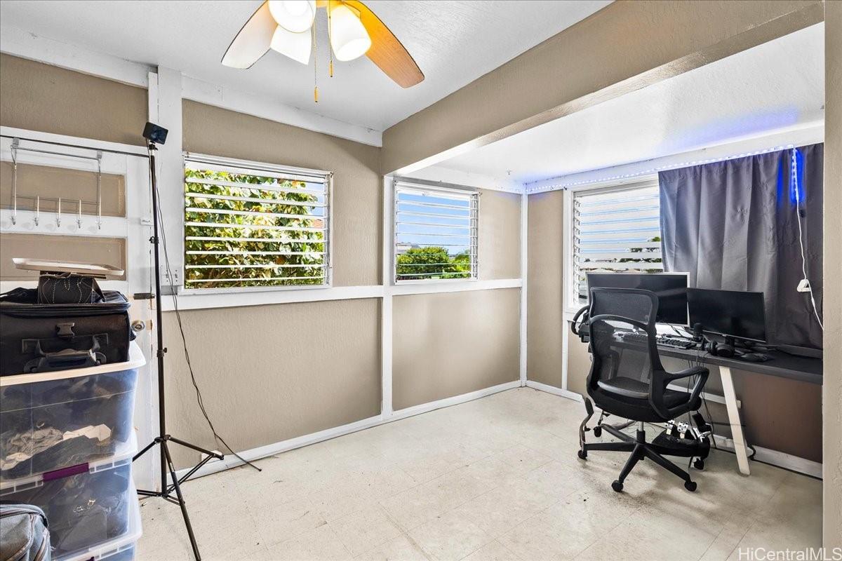 Photo 19 of 25