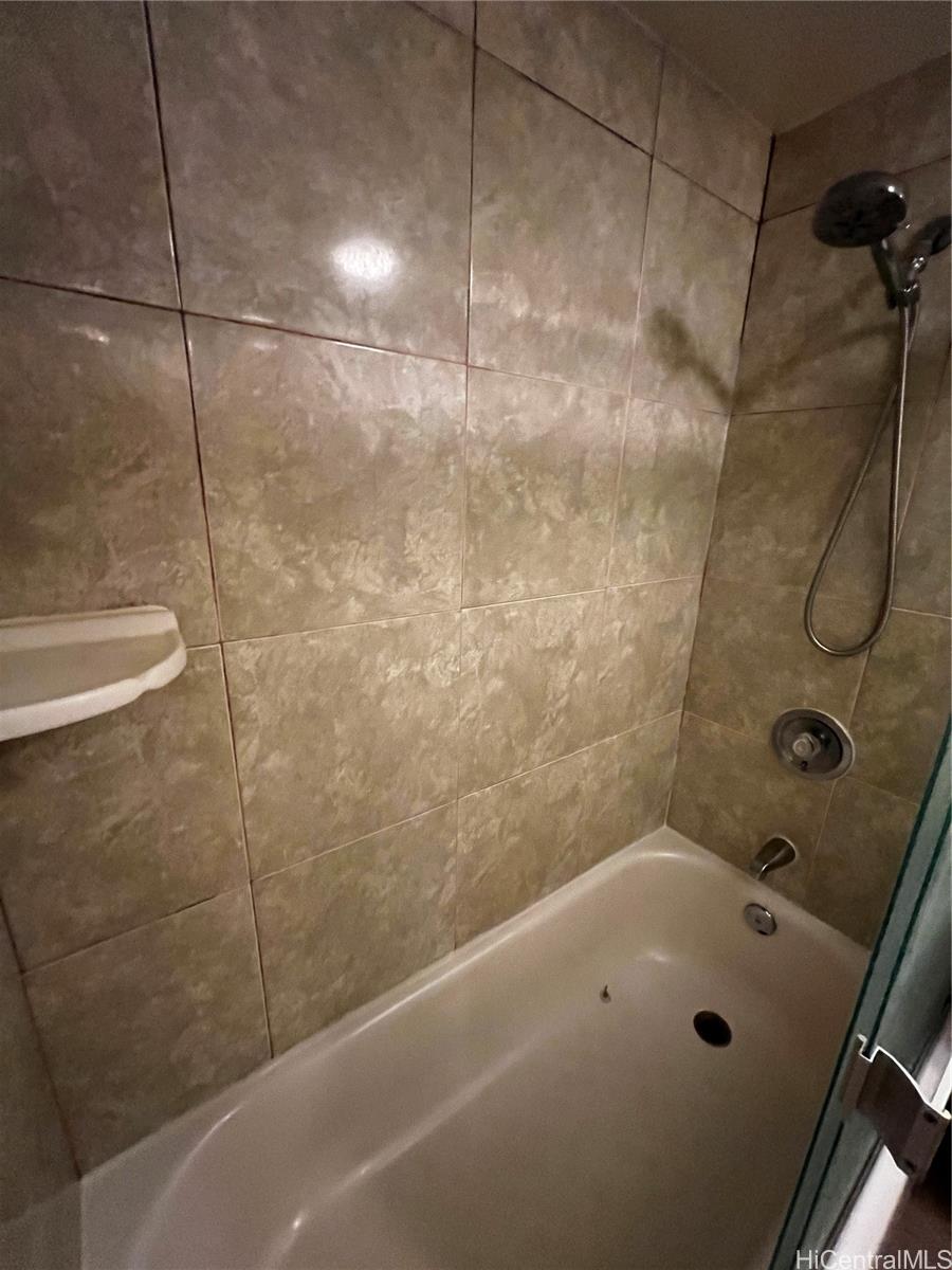 Photo 11 of 24