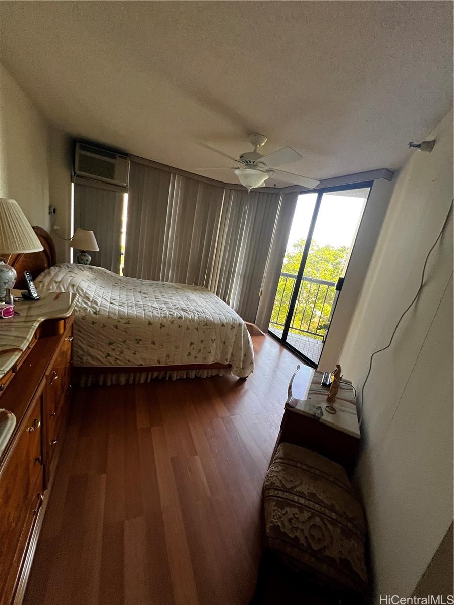 Photo 13 of 24