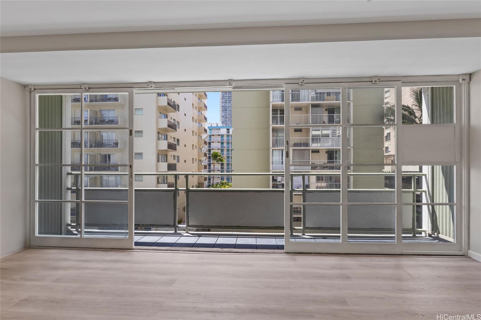 445 Kaiolu Street  Unit 401