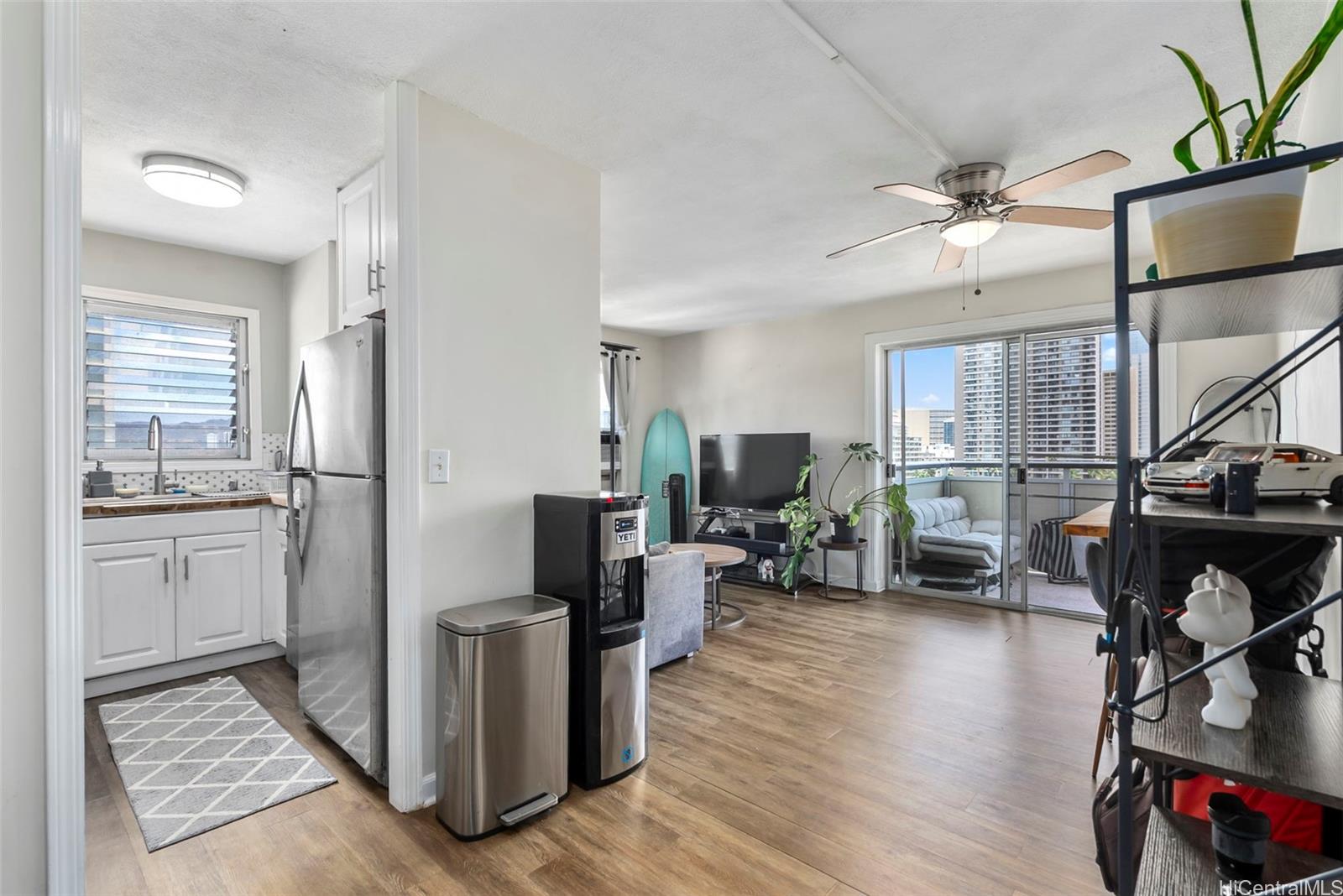 509 University Avenue  Unit 1001