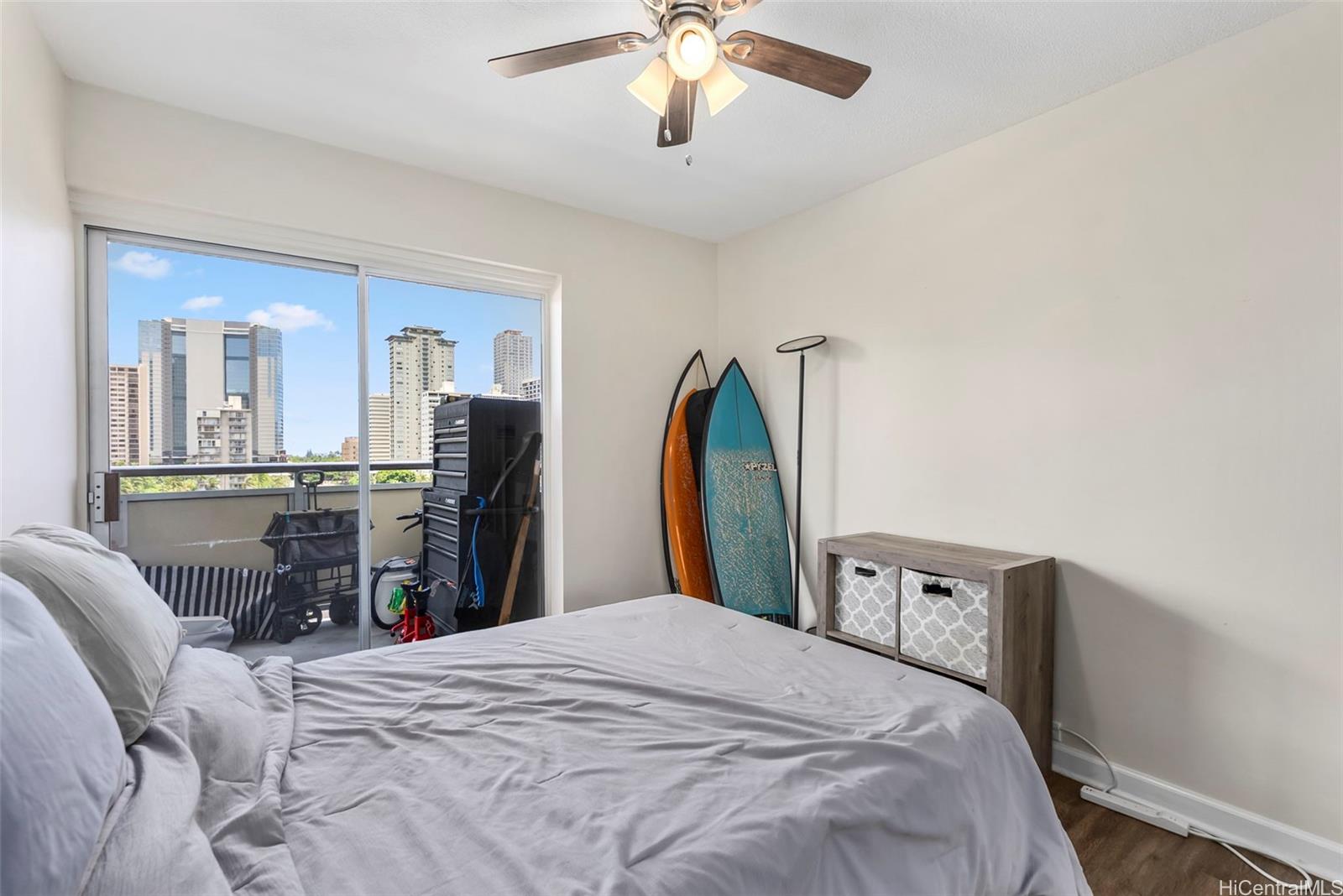 509 University Avenue  Unit 1001