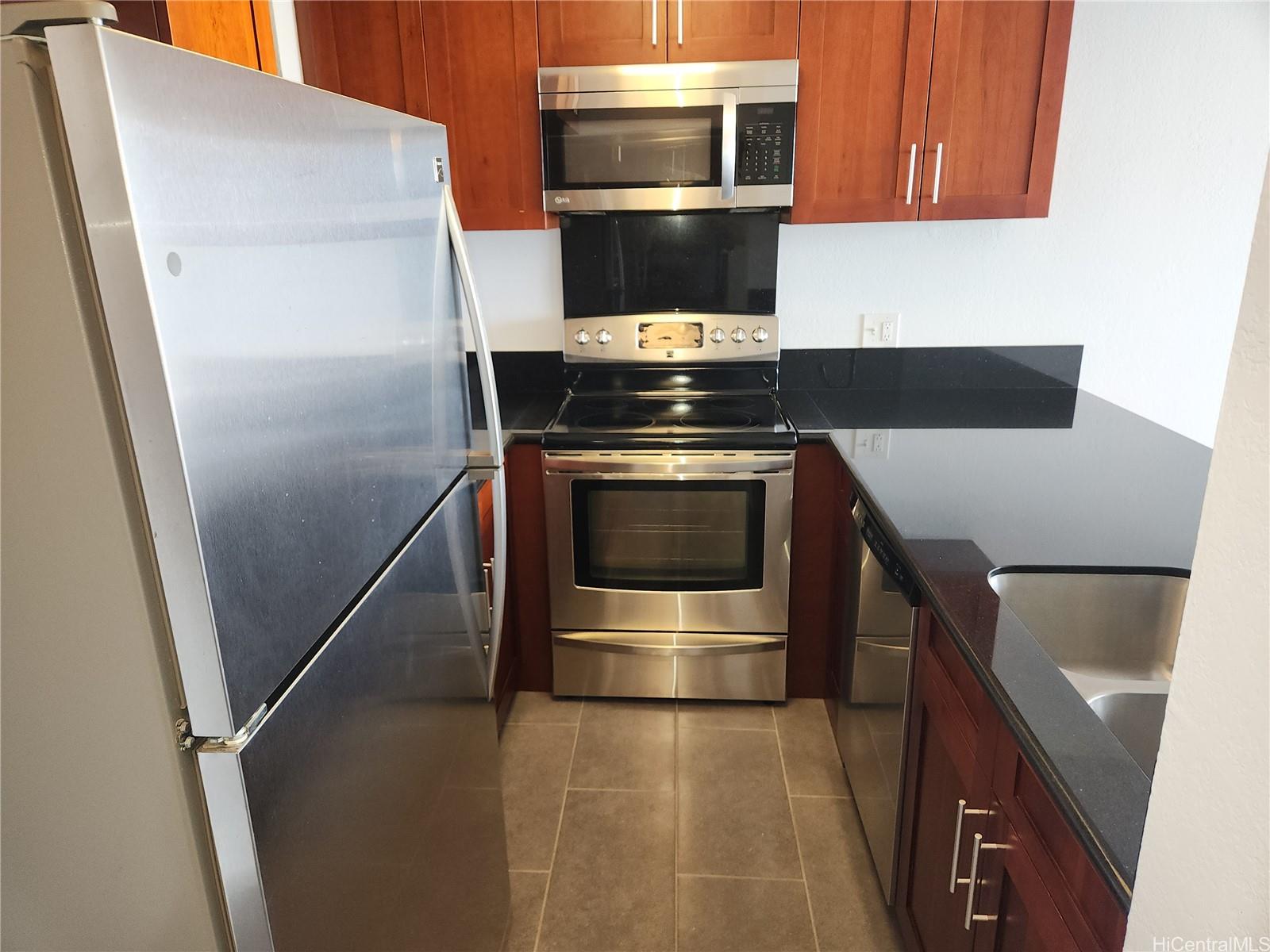Photo 4 of 24