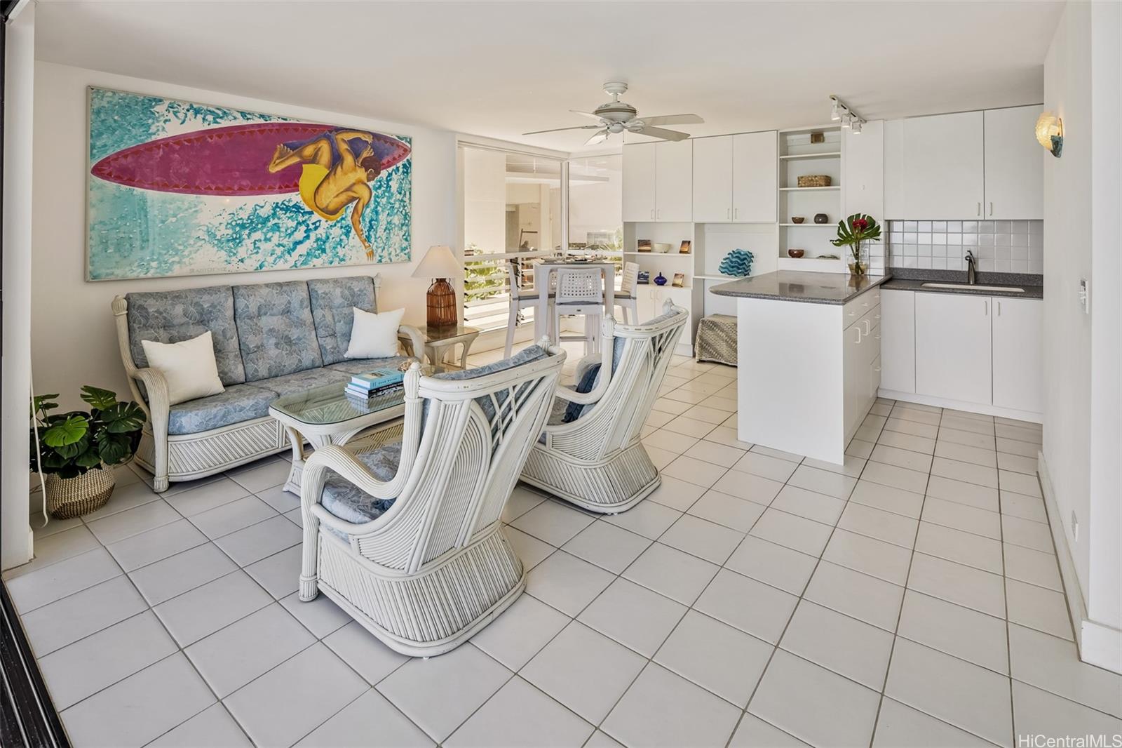 2987 Kalakaua Avenue  Unit 205