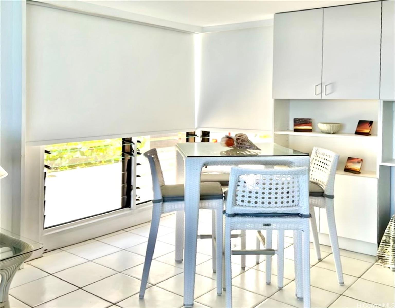 2987 Kalakaua Avenue  Unit 205
