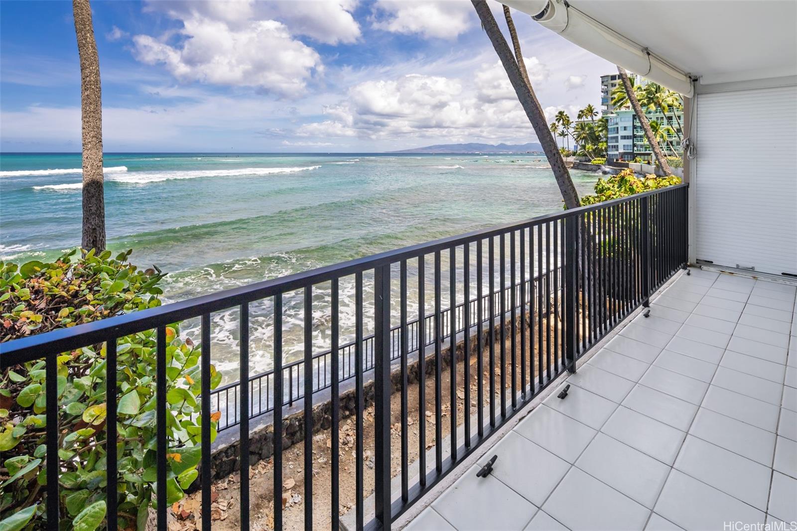 2987 Kalakaua Avenue  Unit 205