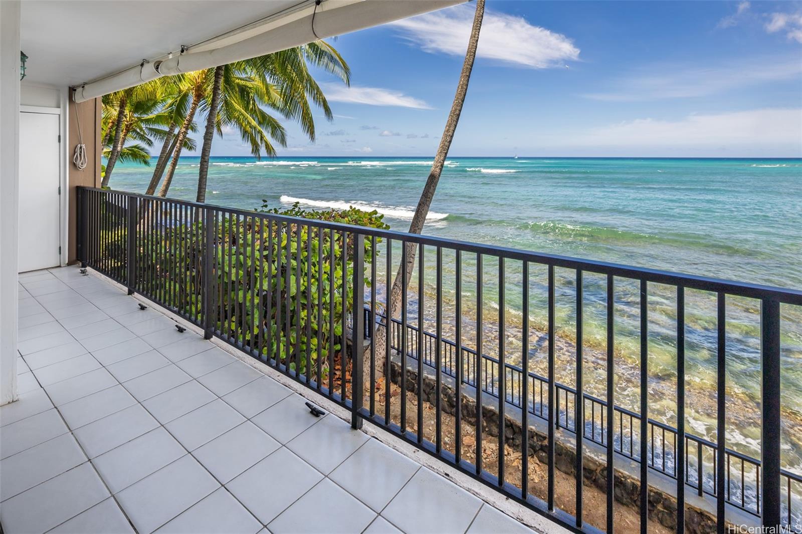 2987 Kalakaua Avenue  Unit 205
