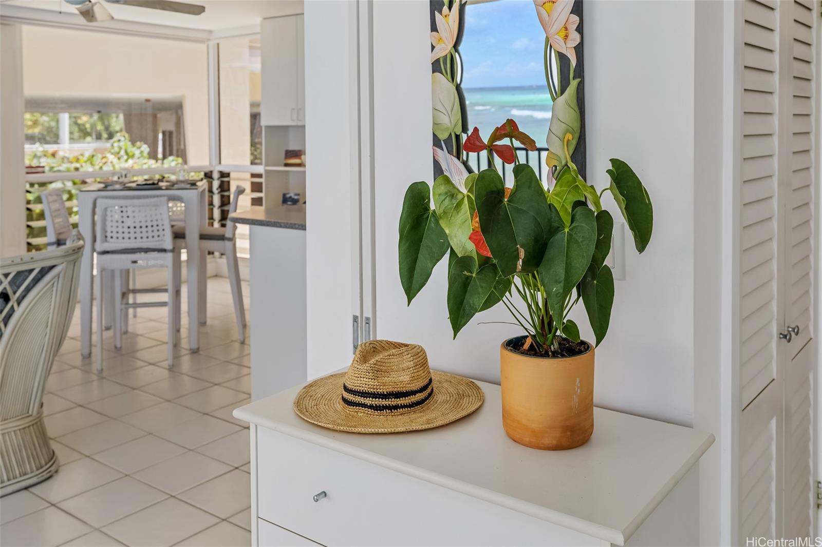 2987 Kalakaua Avenue  Unit 205