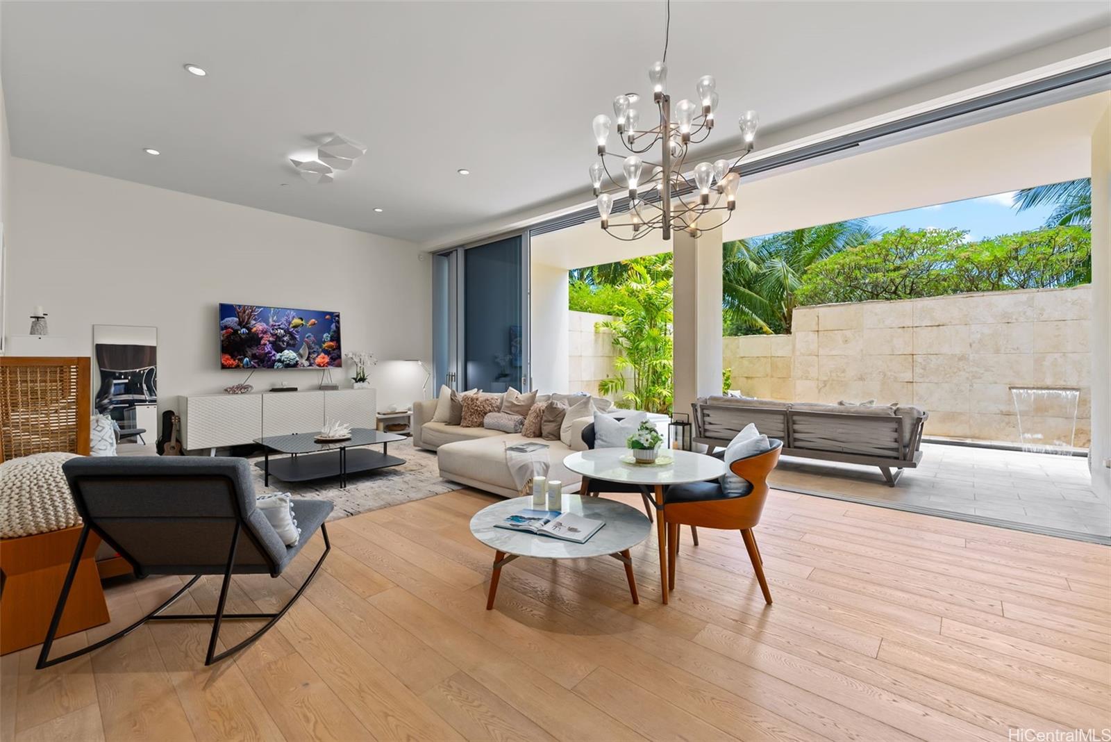 1118 Ala Moana Boulevard  Unit 4