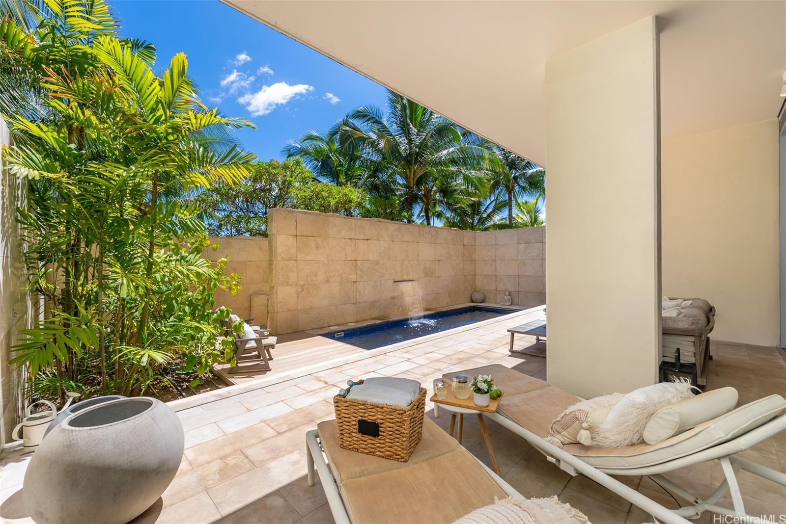 1118 Ala Moana Boulevard  Unit 4