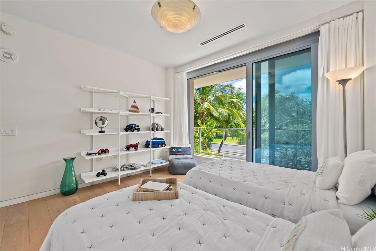1118 Ala Moana Boulevard  Unit 4