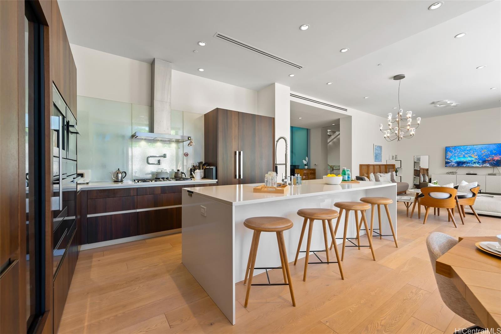 1118 Ala Moana Boulevard  Unit 4